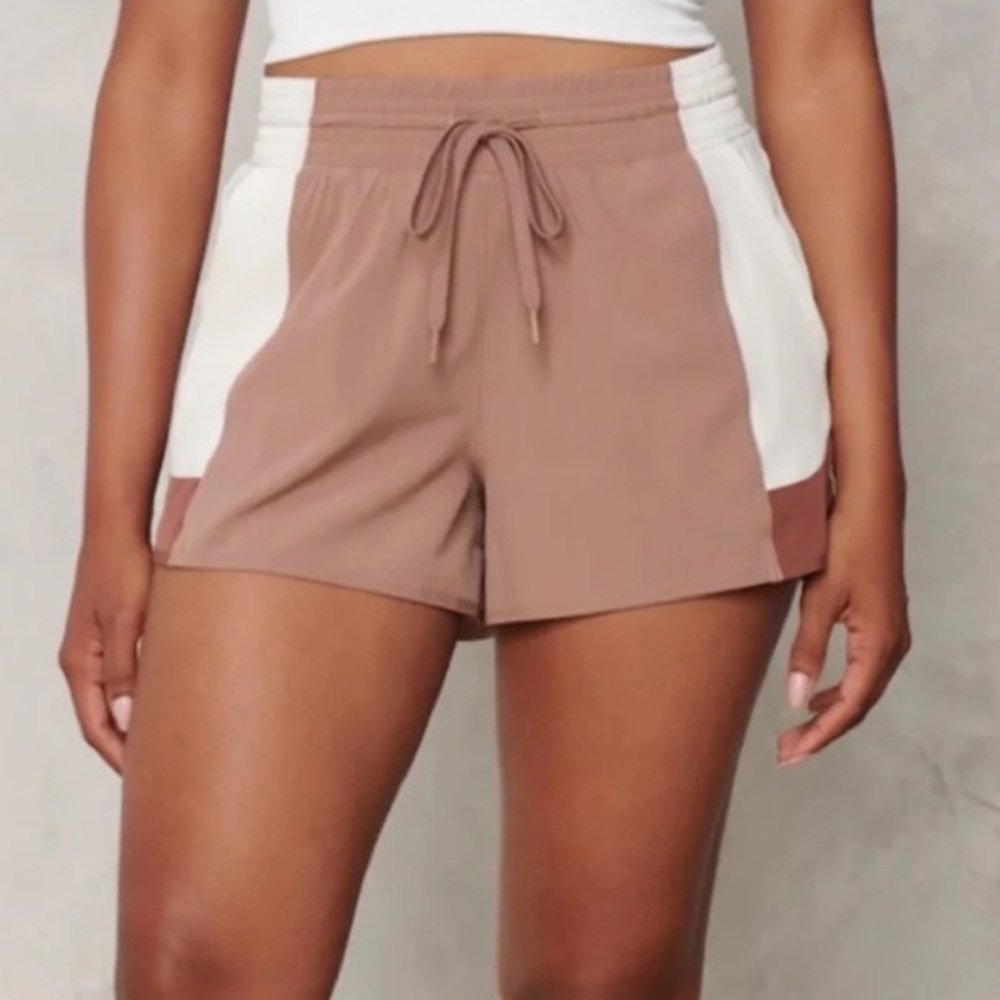Abercrombie & Fitch YPB Lined Running Shorts Willow Brown and Cream Colorway